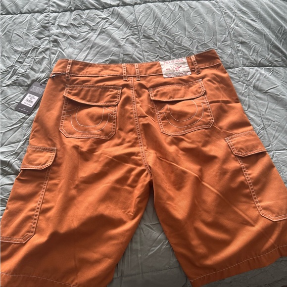 True Religion Cargo Shorts - Size 38 - NWT - Picture 2 of 5